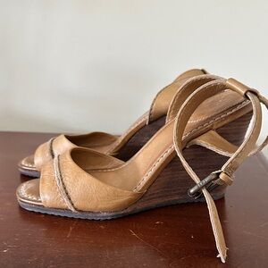 FRYE AND CO. Brown Leather Wedge Sandals
